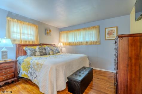 13 Independence Drive Roselle NJ 07203