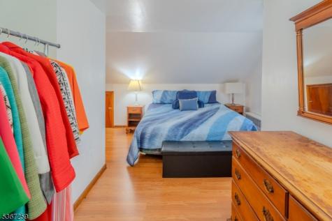 13 Independence Drive Roselle NJ 07203
