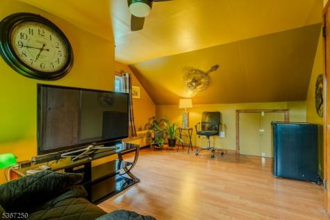 13 Independence Drive Roselle NJ 07203