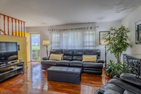 13 Independence Drive Roselle NJ 07203