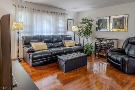 13 Independence Drive Roselle NJ 07203