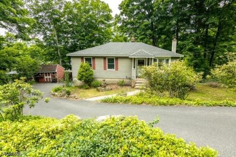 127 Cedar Drive Andover NJ 07860