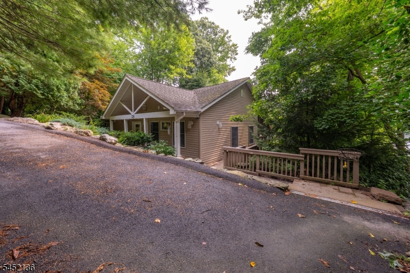 25 Decker Pond Trail Vernon NJ 07461