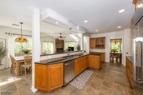43 Brush Hill Road Kinnelon NJ 07405