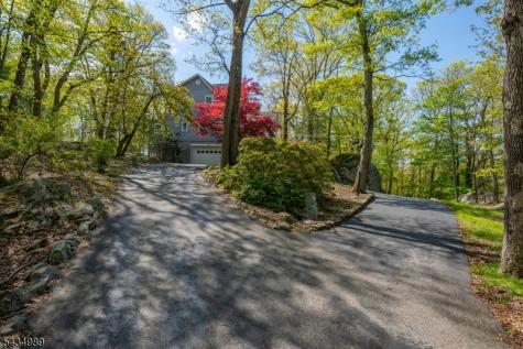 43 Brush Hill Road Kinnelon NJ 07405