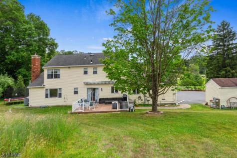 27 Maple Lane Blairstown NJ 07825