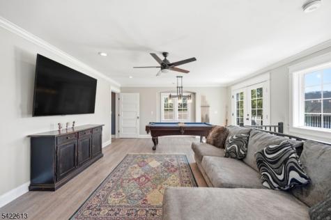 1074 Colfax Avenue Pompton Lakes NJ 07442