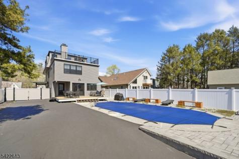 1074 Colfax Avenue Pompton Lakes NJ 07442