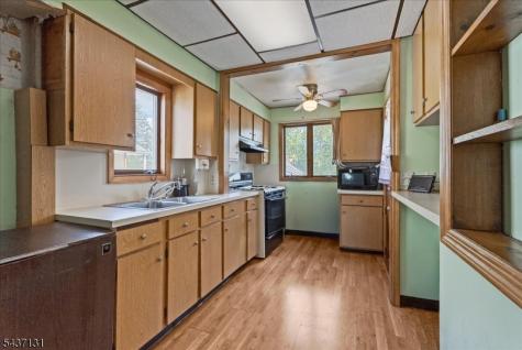 71 Battle Hill Avenue Springfield NJ 07081