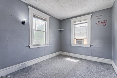 71 Battle Hill Avenue Springfield NJ 07081