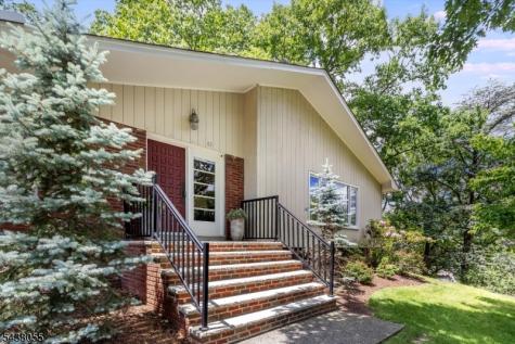 83 Brookside Terrace North Caldwell NJ 07006