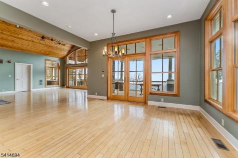 201 Lows Hollow Road Lopatcong NJ 08886