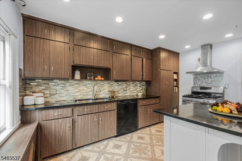 5 Smallwood Avenue Belleville NJ 07109