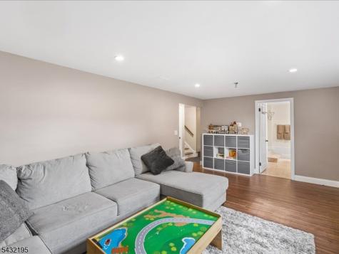 8 Madoc Trail Jefferson NJ 07438