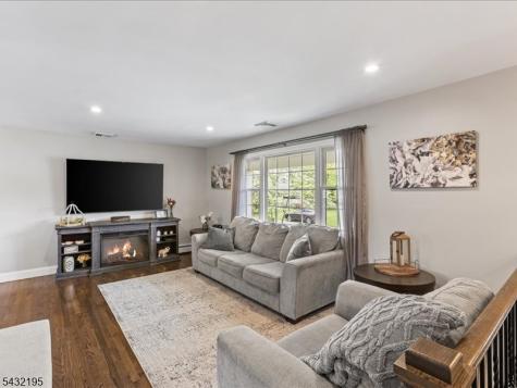 8 Madoc Trail Jefferson NJ 07438