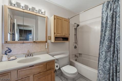 27 Summerall Road Franklin NJ 08873
