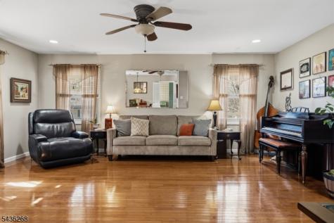 27 Summerall Road Franklin NJ 08873