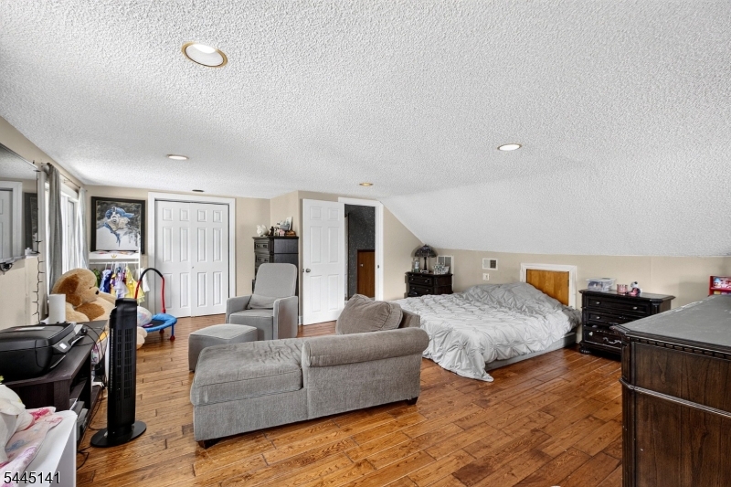 93 Gaywood Avenue Woodbridge NJ 07067