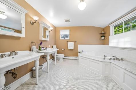 45 Wayland Drive Verona NJ 07044