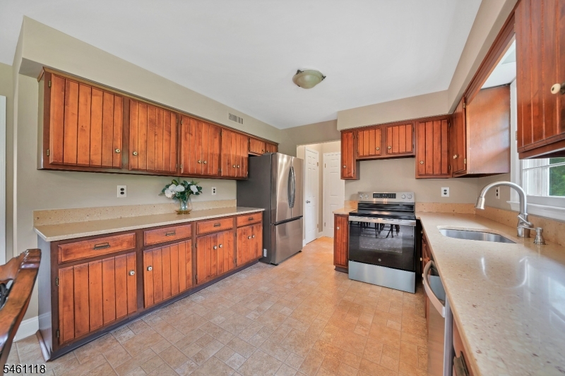 5 Fleming Court Washington NJ 07853