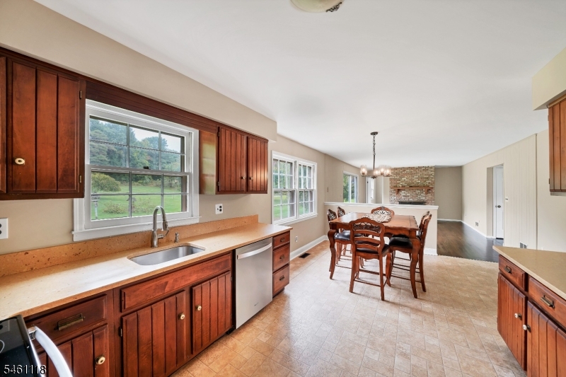 5 Fleming Court Washington NJ 07853