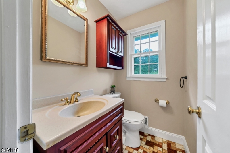 5 Fleming Court Washington NJ 07853