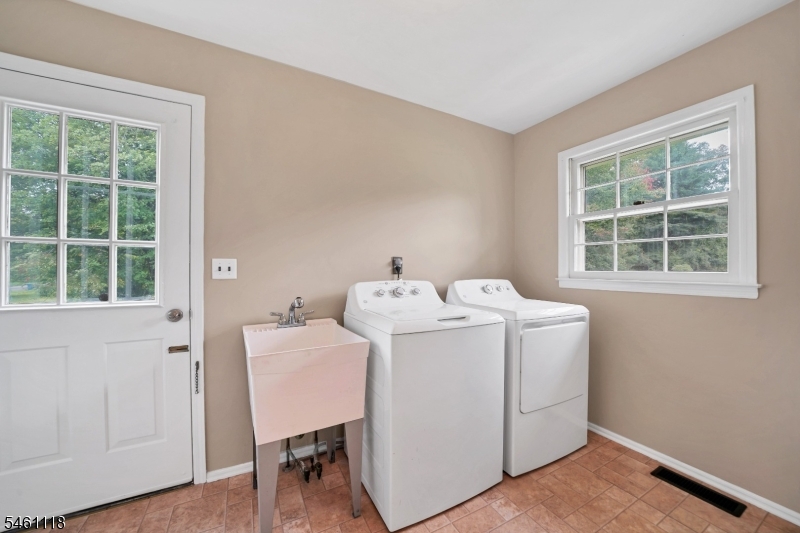 5 Fleming Court Washington NJ 07853