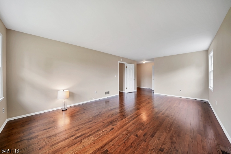 5 Fleming Court Washington NJ 07853