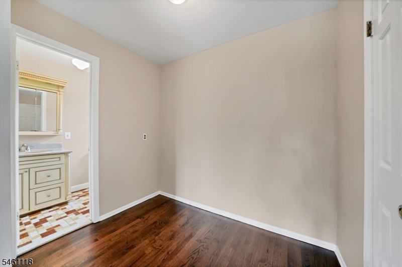 5 Fleming Court Washington NJ 07853