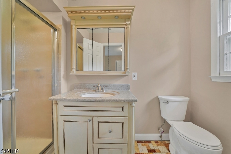 5 Fleming Court Washington NJ 07853