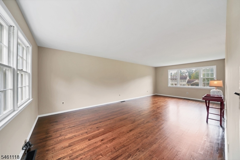 5 Fleming Court Washington NJ 07853