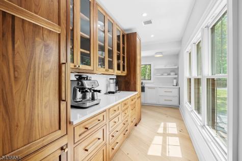 9 Hilltop Road Kinnelon NJ 07405