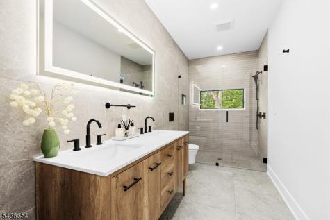 9 Hilltop Road Kinnelon NJ 07405
