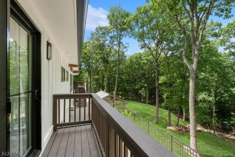 9 Hilltop Road Kinnelon NJ 07405