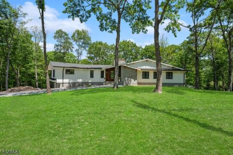 9 Hilltop Road Kinnelon NJ 07405