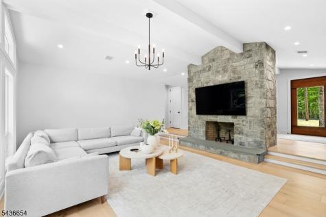 9 Hilltop Road Kinnelon NJ 07405