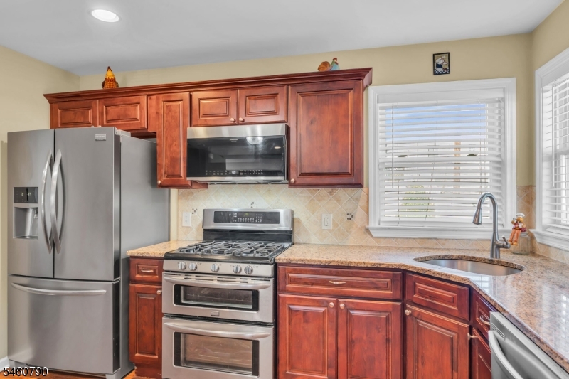 576 Richfield Avenue Kenilworth NJ 07033