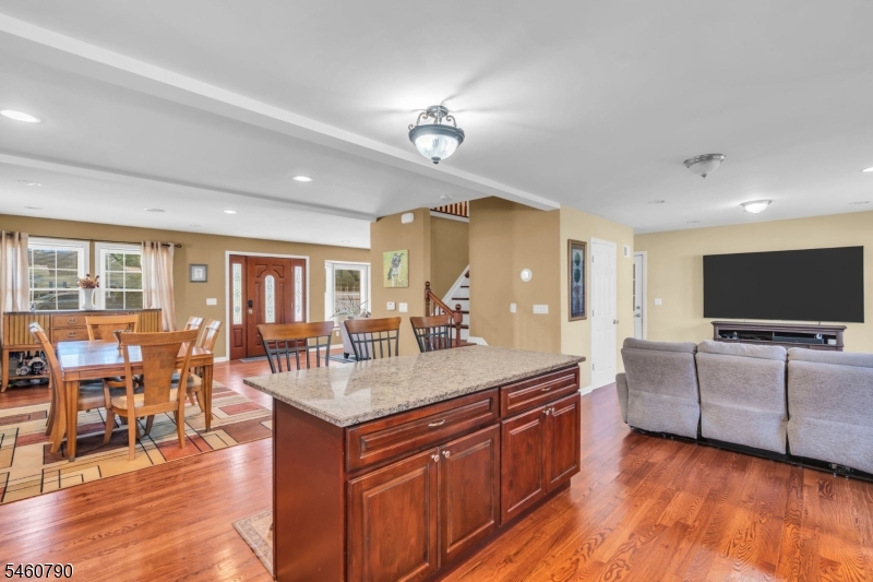 576 Richfield Avenue Kenilworth NJ 07033