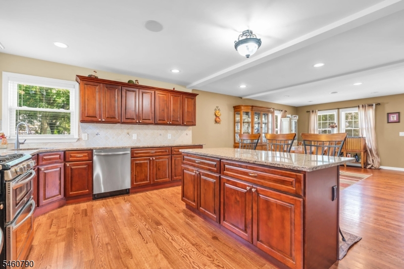 576 Richfield Avenue Kenilworth NJ 07033