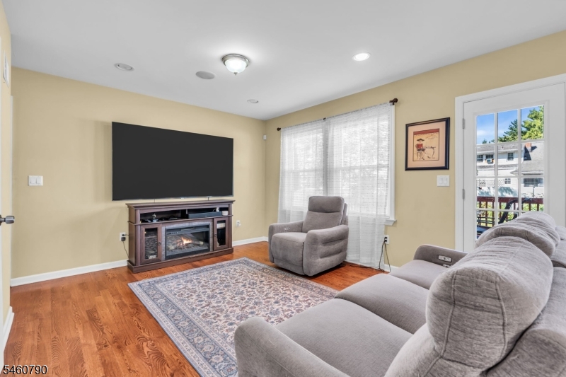 576 Richfield Avenue Kenilworth NJ 07033