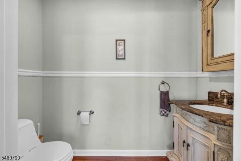 576 Richfield Avenue Kenilworth NJ 07033