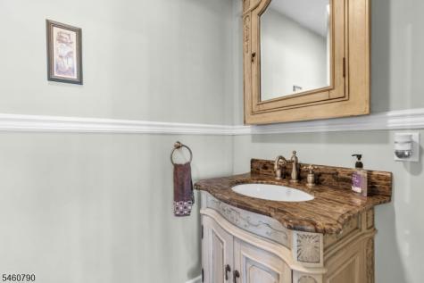 576 Richfield Avenue Kenilworth NJ 07033