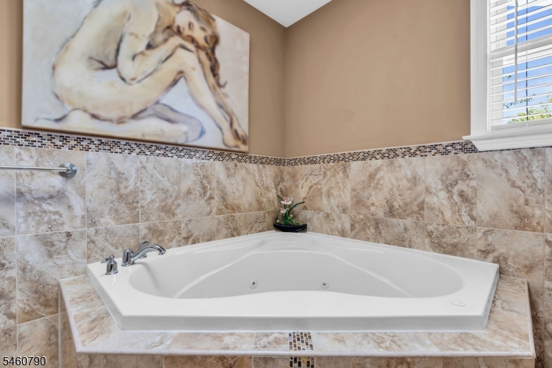 576 Richfield Avenue Kenilworth NJ 07033