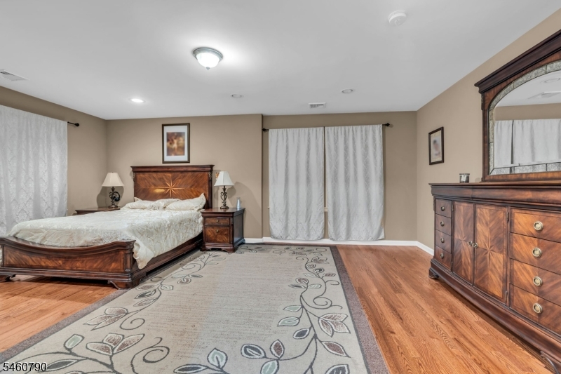 576 Richfield Avenue Kenilworth NJ 07033