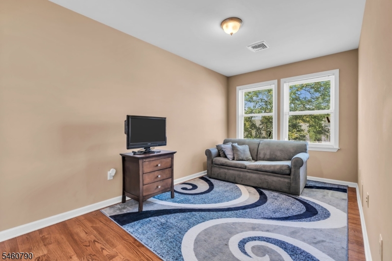 576 Richfield Avenue Kenilworth NJ 07033
