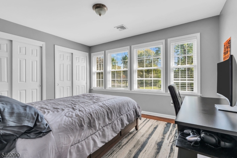 576 Richfield Avenue Kenilworth NJ 07033