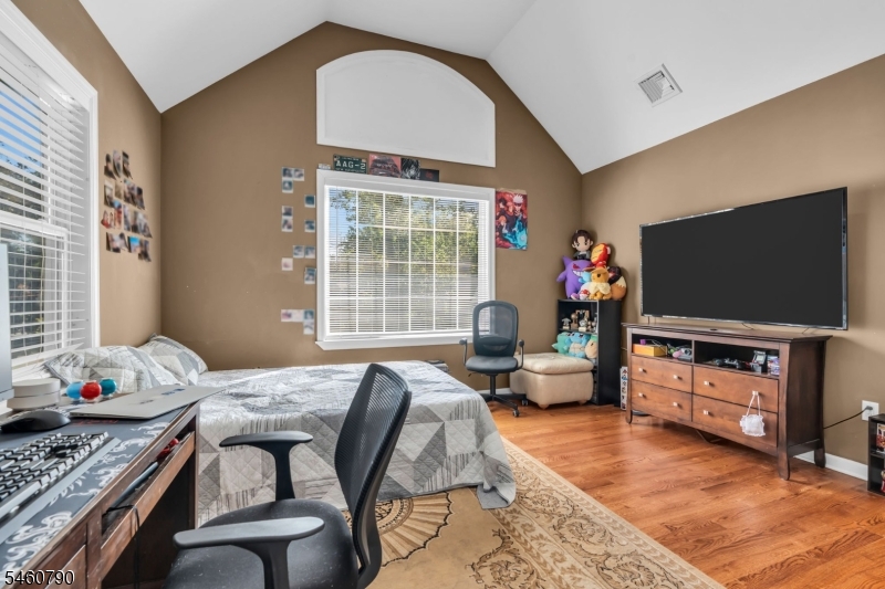 576 Richfield Avenue Kenilworth NJ 07033