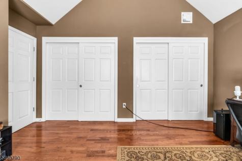 576 Richfield Avenue Kenilworth NJ 07033