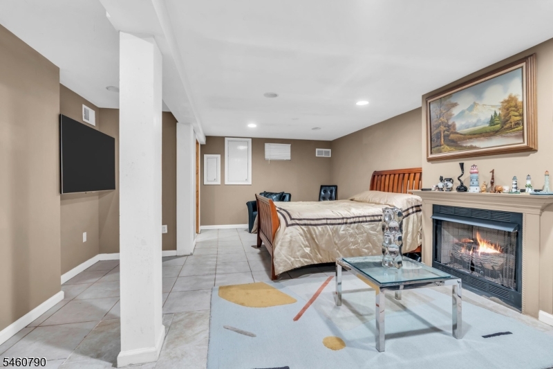 576 Richfield Avenue Kenilworth NJ 07033
