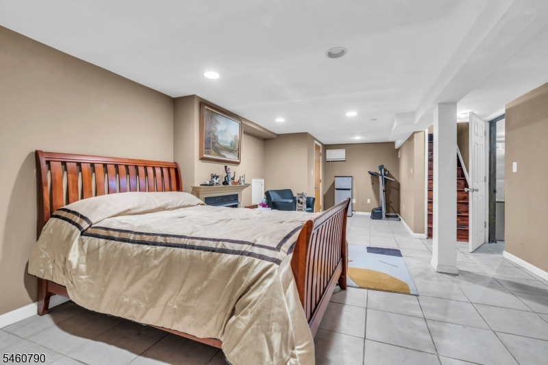 576 Richfield Avenue Kenilworth NJ 07033